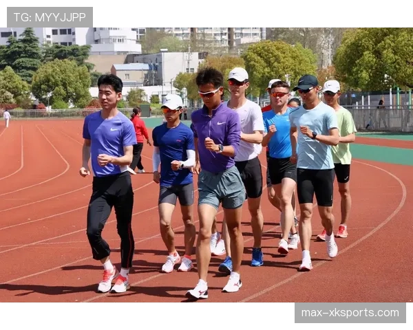 史梦瑶居然在训练场穿了几万块的运动鞋，这日常谁扛得住？
